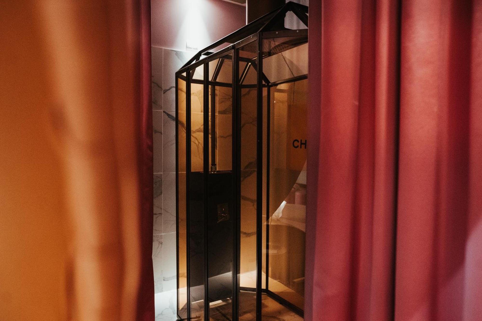 Motel Emotional Grand
