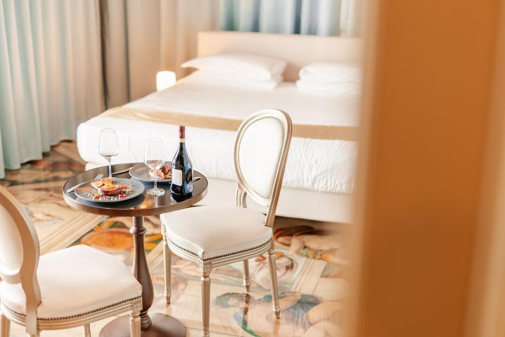 Motel Emotional Grand 4*